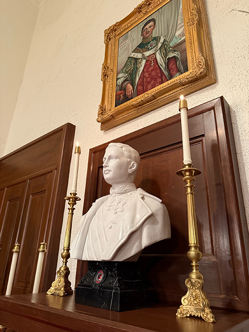 Guangxi white marble bust for indoors decoration
