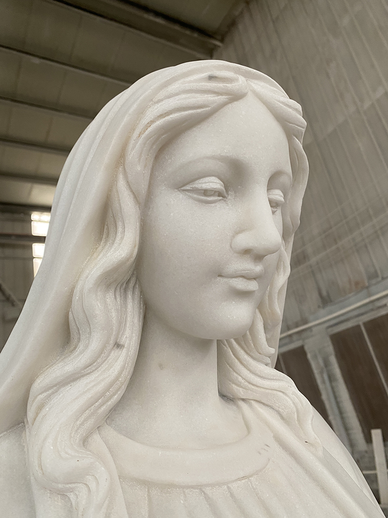 White marble blessed mother with opening-arms statue for church usage