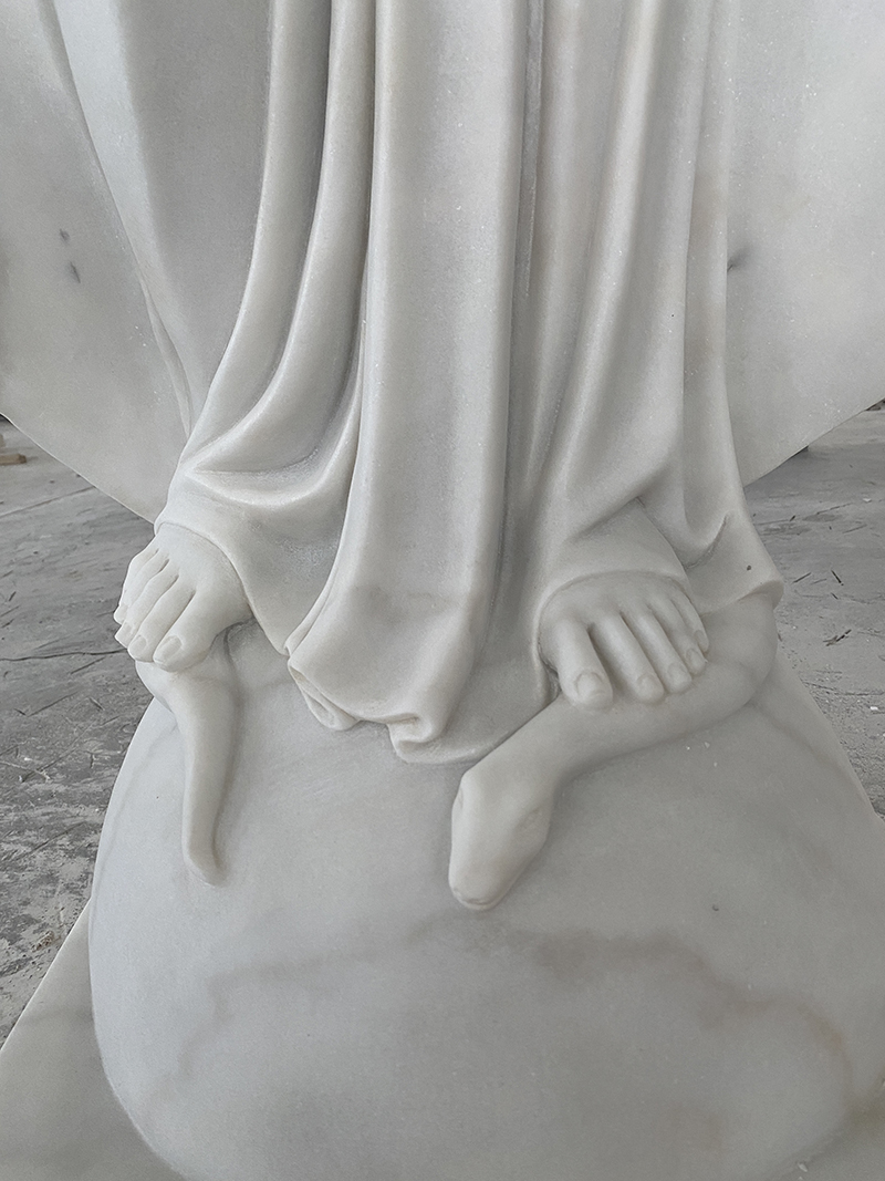 White marble blessed mother with opening-arms statue for church usage
